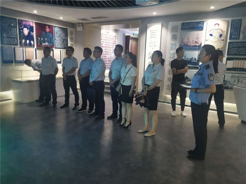 甘肅金控武威擔(dān)保公司開展“珍愛生命、遠(yuǎn)離毒品”警示教育活動(dòng)